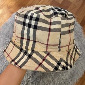 Authentic genuine Burberry Nova check/beige reversible Bucket Hat